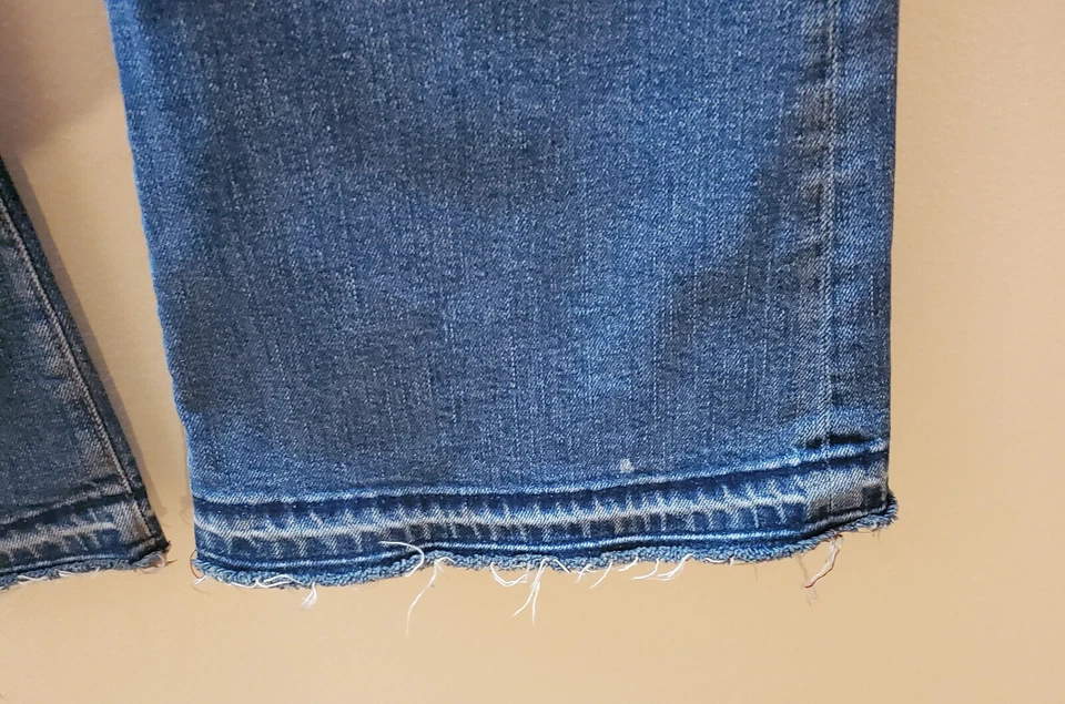 Jeans azules 2 hechos en California elásticos acampanados pierna talla 30 lavado oscuro EE. UU. Foto 4 de 4