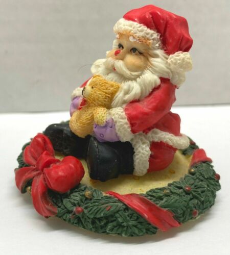 Weihnachtsmann sitzend im Kranz mit Teddybär Weihnachten Figur Deko 2,5" groß - Bild 4 von 6
