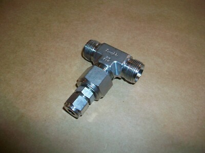 Swagelok 316 3/4''  Stainless Male Branch Tee Fitting   w/ 1/4 reducer   USED