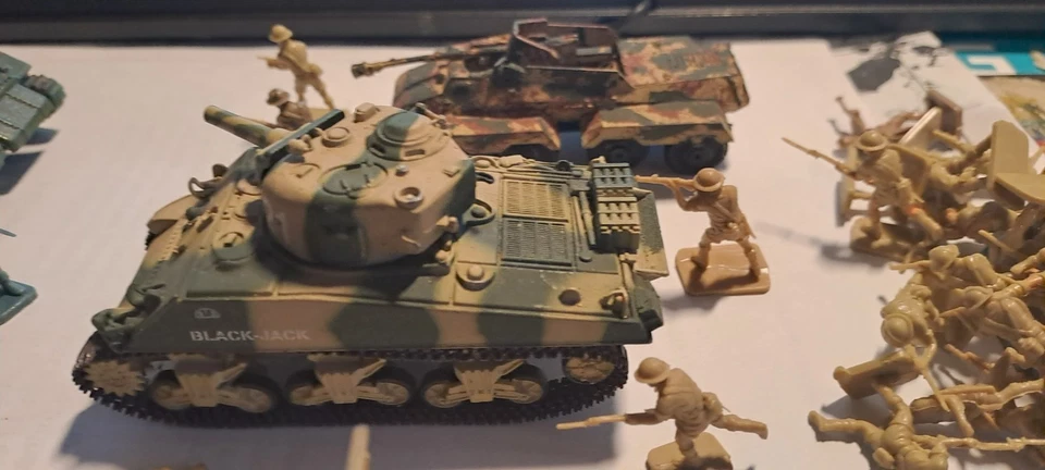 Airfix & Others 1:72 Vehicles & 100+ German Paras and Eighth Army. (See Images) - Image 2 of 4