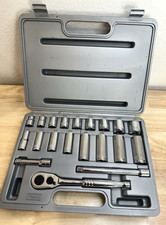 John Deere SAE 3/8" Drive 20 Piece 12 Point Socket Set Complete    Excellent