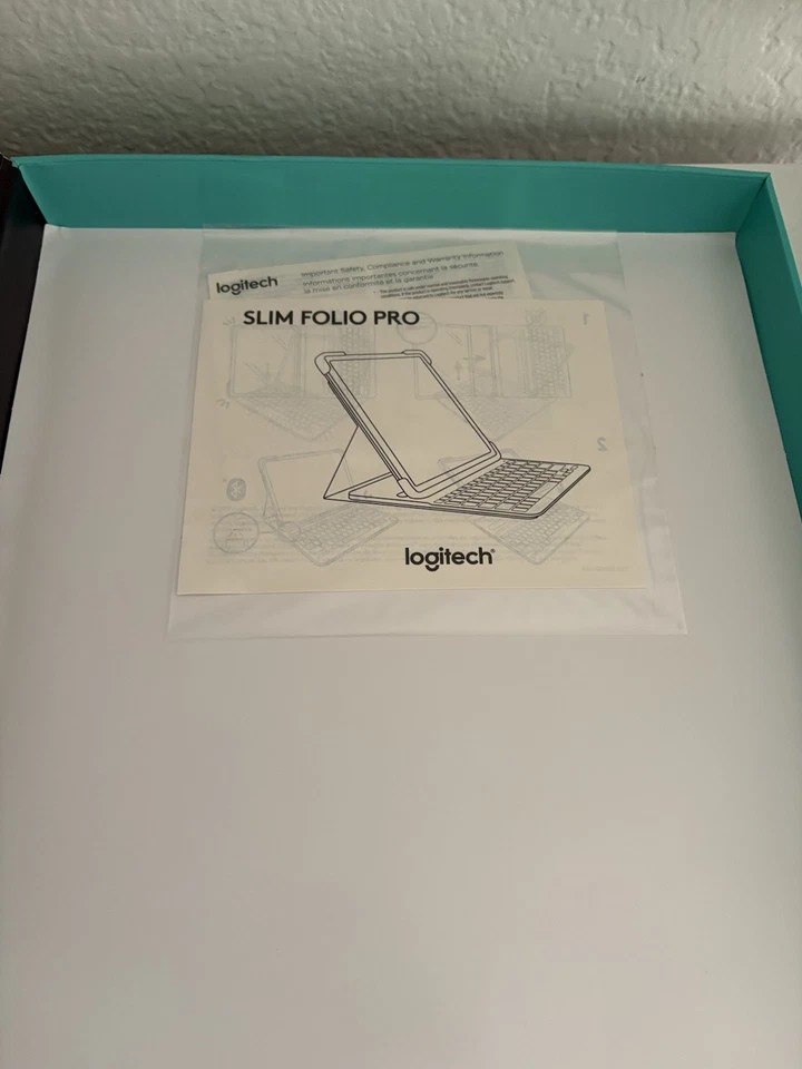 Logitech Slim Folio Keyboard Case Folio iPad Pro 12.9" 3rd Gen *OPEN BOX - Image 4 of 4