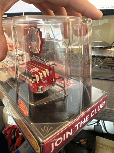 CODE 3 Fire Truck #292 FDNY Fire Dept of New York City 1:64 scale - Picture 7 of 8