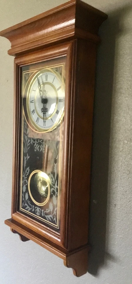 D&A Chiming Wall Clock Quartz Movement! Works and Looks Great! Free Shipping! - Image 3 of 4