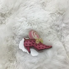 Vintage Beautiful Pink Victorian Resin High Heel Brooch, New 0077