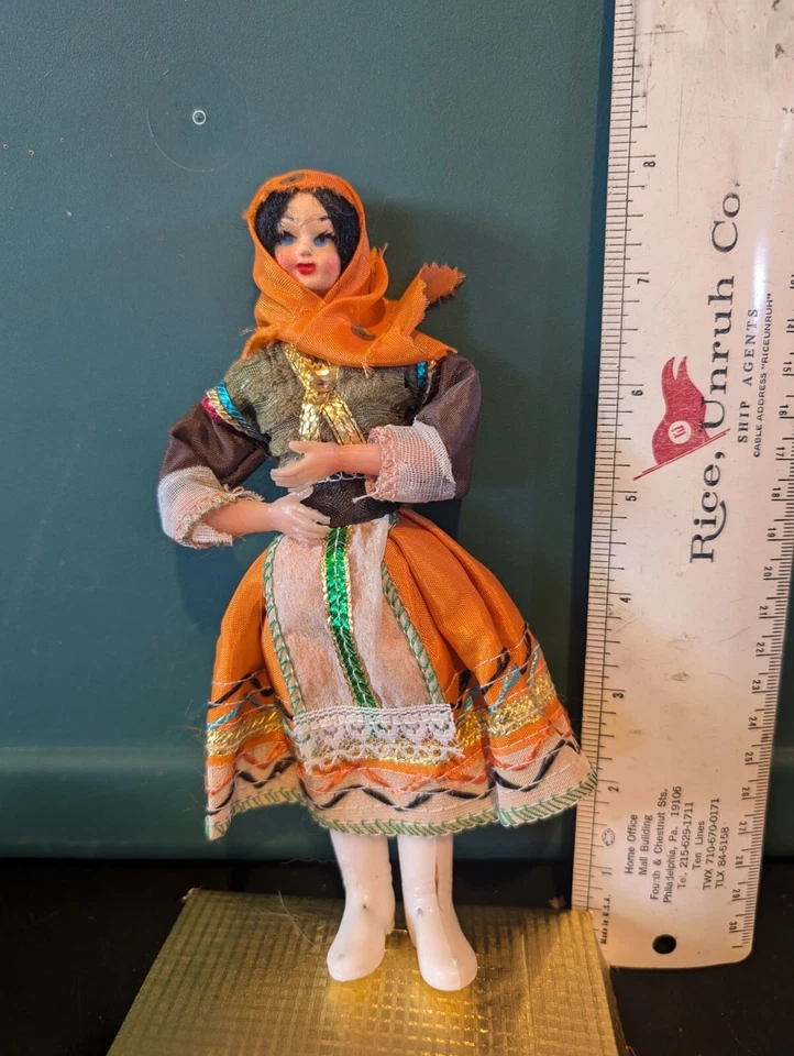 Lote Vintage de 11 Bonecas Souvenir Internacionais Várias Culturas 5"-11" - Imagem 2 de 4