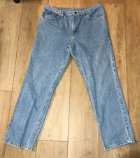 Vintage USA Lee Straight Leg Jeans Mens Size 38x30 Light Wash Blue Denim READ