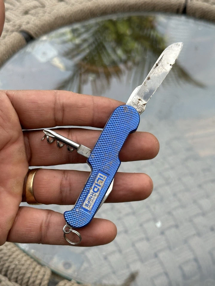 Cuchillo Daga Vintage Antiguo Hecho en Acero Multi Hoja Cuchillos Multi Herramienta Empuñadura Azul Foto 3 de 4