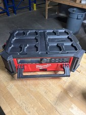 MILWAUKEE M18 PACKOUT RADIO  CHARGER 2950-20 BLUETOOTH JOBSITE SPEAKER USED