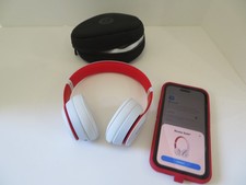 Beats Solo3 Wireless Bluetooth Club Collection Headphones White/Red. Blue Logo