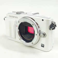 Olympus PEN Lite E-PL6 White 14-42mm, 40-150mm Double Lens Kit w/Box