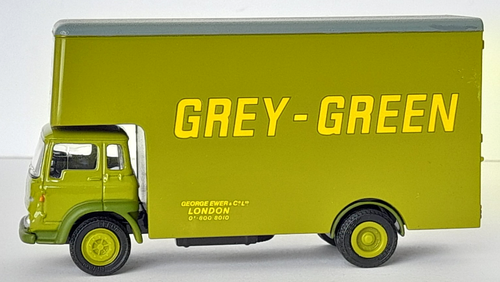 EFE 23601 Bedford TK Luton Short Rigid Box Van - Grey Green London - Scale 1:76 - Picture 5 of 9