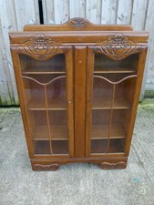 SMART LOOKING ART DECO 2 DOOR CARVED OAK BOOKCASE / DISPLAY CABINET.LOVELY PIECE