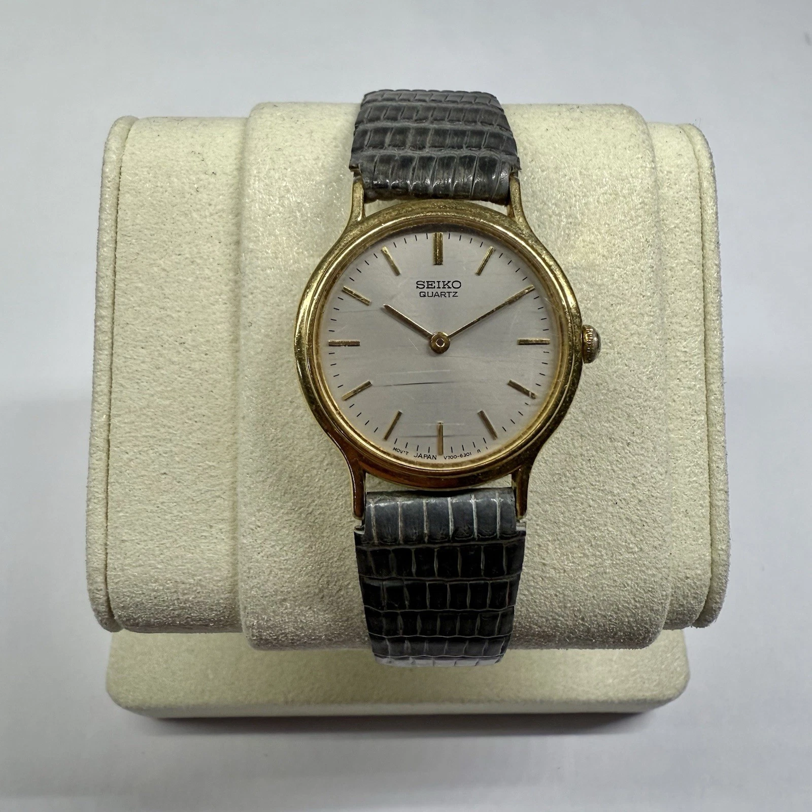 SEIKO V700-6091 Gold Tone Round Analog Quartz Women Vintage Watch W99 *WORKING
