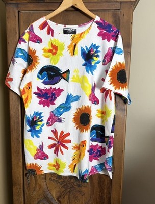VTG Tapemeasure Women s 2X Vibrant Fish/Flowers Brushstroke Graphic S/S Tee USA