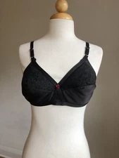 BEAUTIFUL VTG NWOT Black Lace Padded Bra Lingerie Style 6508 SZ 38B