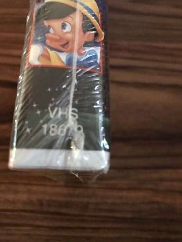 Pinocchio VHS 1999 Clam Shell Gold Collection 60th Anniversary New and Sealed - Picture 4 of 12