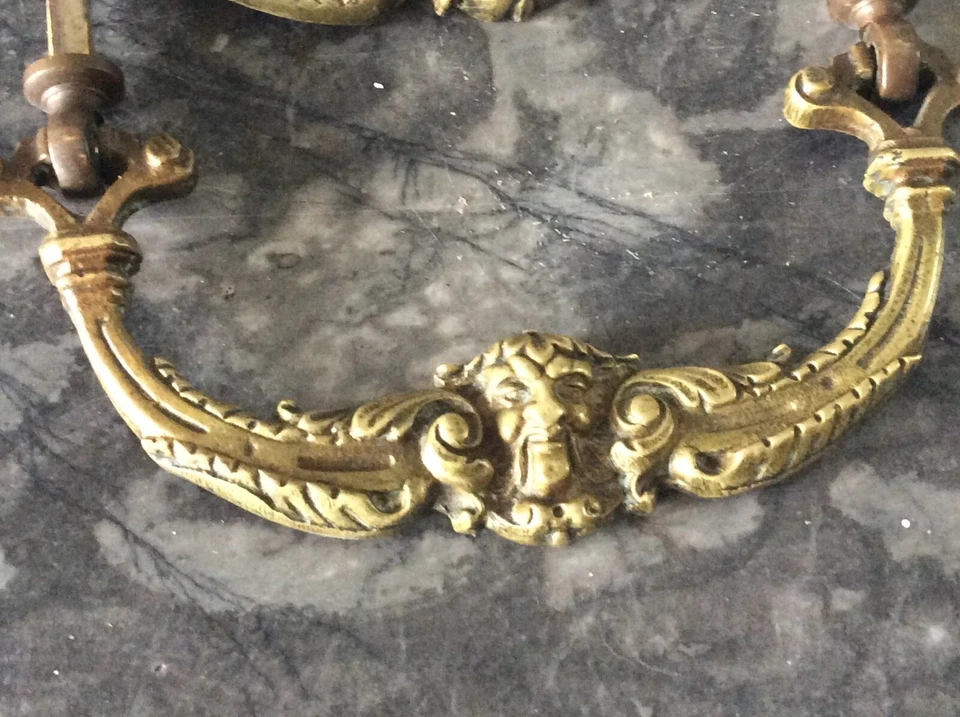 PAIRE ANCIENNE POIGNEE TIROIR de MEUBLE EN LAITON - Photo 3/3