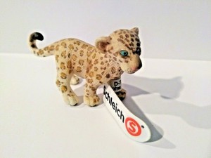 schleich leopard cub