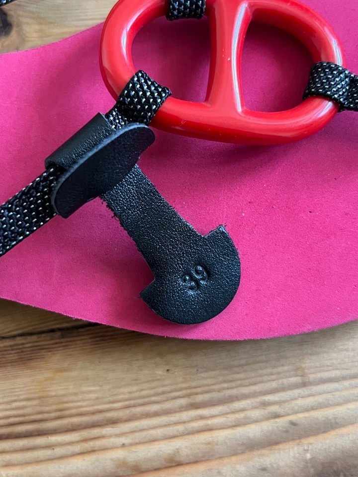 Hermes Beach Flip Flop Sandals In Size 39 EU|8 US|6 UK - Image 4 of 4