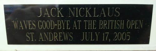 JACK NICKLAUS FRAMED 16X20 PHOTO FROM ST. ANDREWS BRITISH OPEN ON BRIDGE POSE - Picture 4 of 8