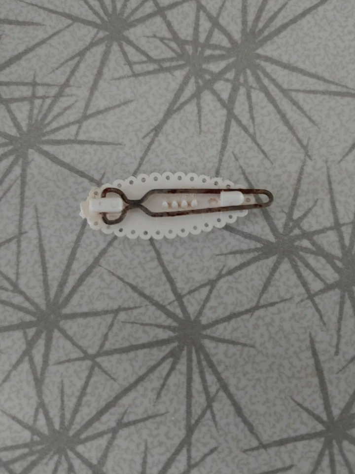 真正复古 20 世纪 60 年代头发扣紧梳发夹 GOODY 白色花边左金属扣! — 第 2/3 张图片