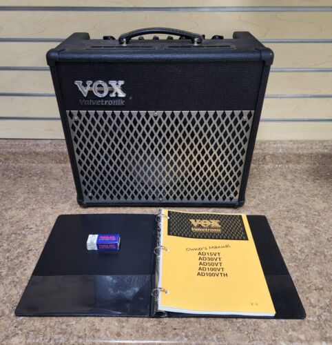 Vox Valvetronix AD30VT 30-Watt 1x10 Modeling Guitar Combo Pre-owned