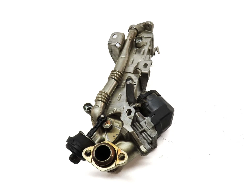 BMW 328i (F30) 2014-2018 2,0 L N47T motor turbo diésel intercooler EGR Foto 2 de 4