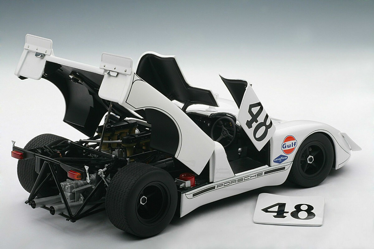 ミニカー 1/18AUTOart 908/02 S.MCQUEEN 1970 PORSCHE 908 /2 908/2 #48 Gu lf McQueen Sebring 1970 87072 AA