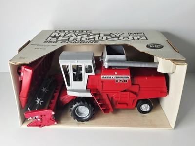Ertl - Massey Ferguson 850 Combine Tractor with 2 Heads #1111 - 1:16 Diecast