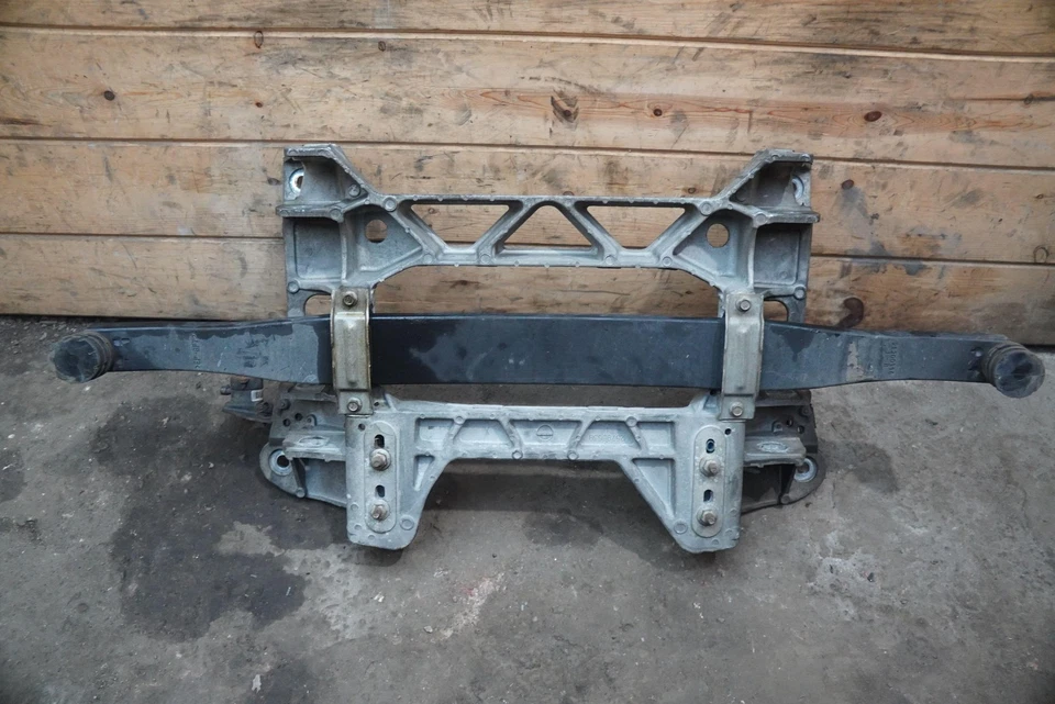 Rear Subframe Cradle Crossmember 25795639 OEM Chevrolet Corvette C6 2009-13 Foto 3 de 4