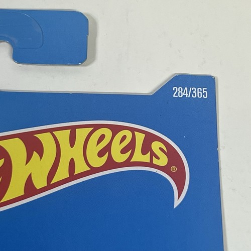 Hot Wheels 2017 Muscle Mania 5/10 '67 Pontiac Firebird 400 Red Diecast Race Car - Picture 2 of 8