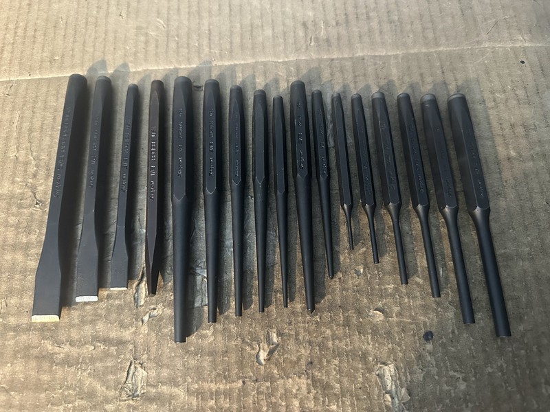 * NEW * SNAP-ON TOOLS 17 PIECE PUNCH & CHISEL SET USA