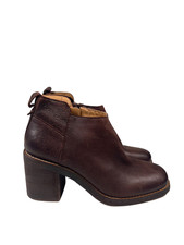 Crown Vintage Women's Brown Leather Hashel Chunky Block Heel Ankle Booties - 8