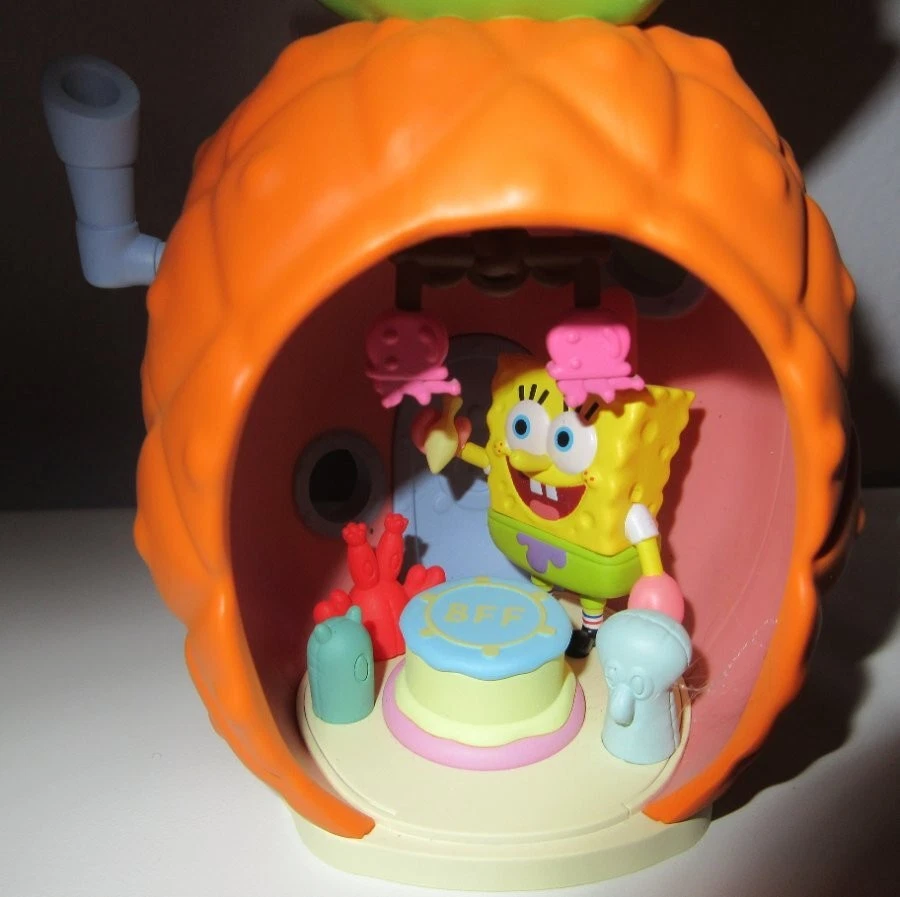 Mini figura de juguete de aniversario de carnaval Bob Esponja POP MART Pineapple House Foto 2 de 4