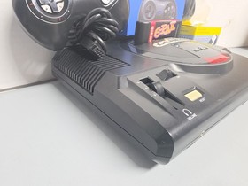 Sega Genesis System Model 1601 16 Bit Console Bundle - Works w/ Wireless Gamepad