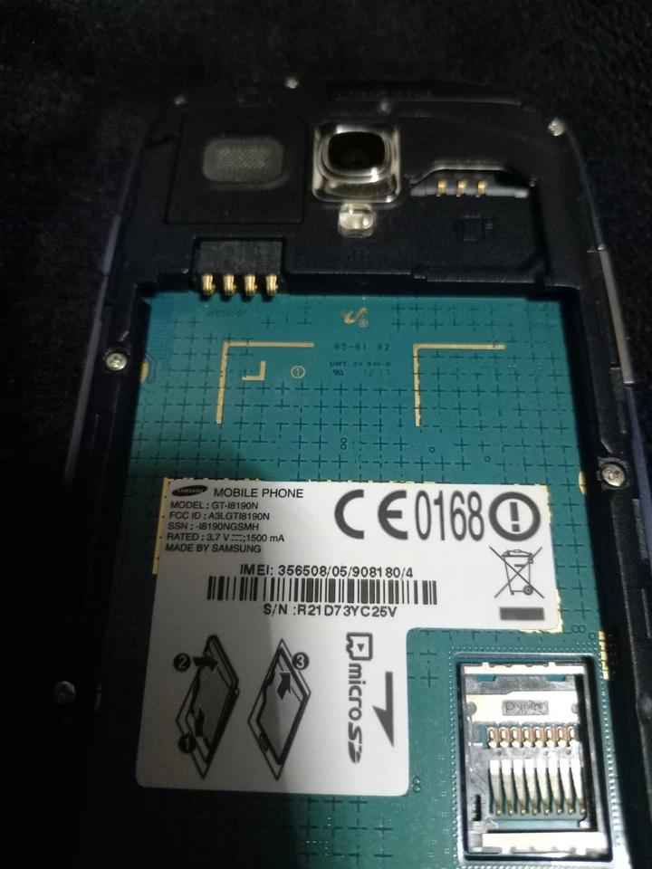 Samsung Galaxy S III mini GT‑I8190N Android Smartphone, photo 4 of 5