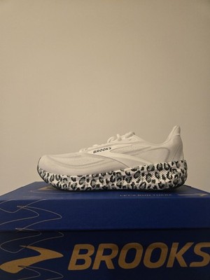 Brand New Brooks Revel 9 White Black 9.5 Womens!