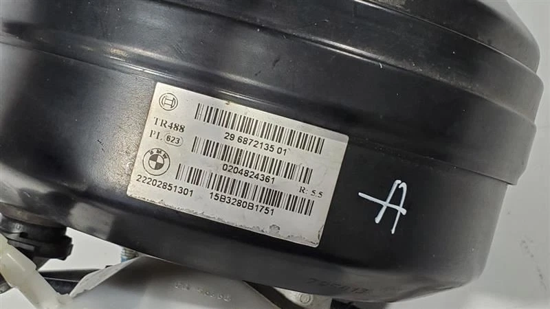 Potenciador de freno eléctrico con cilindro maestro OEM 2016 BMW 328i GT  Foto 4 de 4