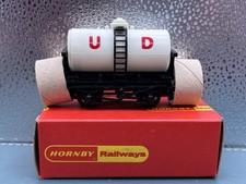 Hornby OO Gauge R015 United Dairies Tank Wagon Boxed VGC