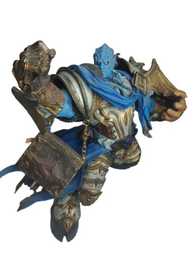 DC Unlimited World of Warcraft Vindicator Maraad Deluxe Collector Figure - Picture 2 of 5
