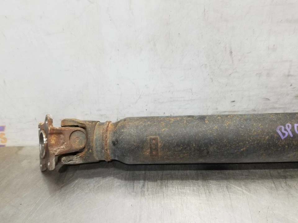 08 2008 LEXUS LX570 5.7L AWD REAR DRIVE SHAFT AUTOMATIC TRANSMISSION Foto 2 de 4