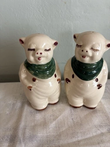 Vintage Shawnee Pottery, Smiley  Pig Salt & Pepper Shaker Set! 5inch