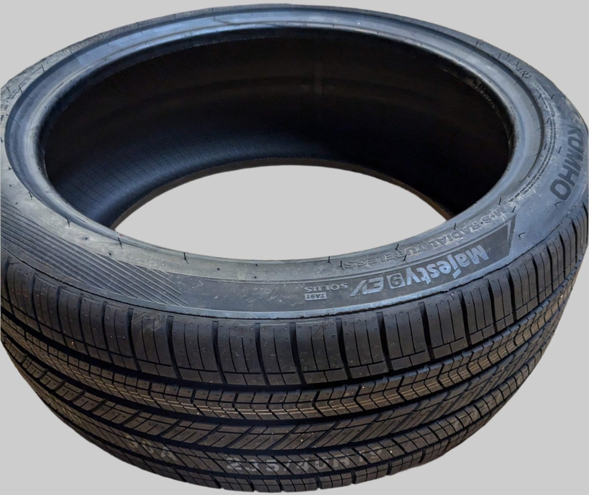 KUMHO MAJESTY SOLUS TA91 EV P 235 40 19 96W XL ALL SEASON TIRE