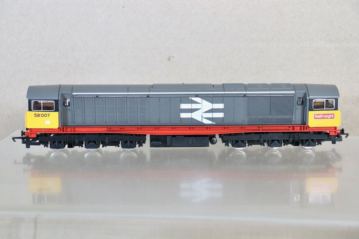 HORNBY RAILWAYS R875 BR HOゲージ Hornby R30197 RailRoad Plus Class 31 A1A-A1A 97203 BR – Rails