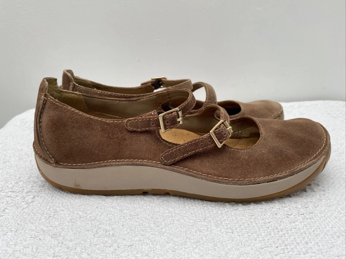 Clarks shoes odd size 5.5D right 5D left tan suede flat good