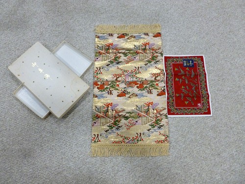 WONDERFUL 2 VARIOUS OLD STYLE( JAPANESE ) PURE COTTON EMBROIDERED PANELS 7561 - Picture 8 of 8