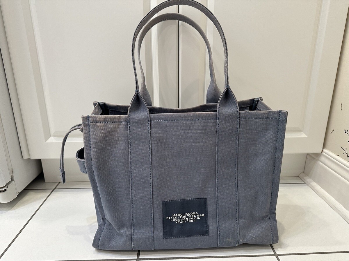 トートバッグ MARC JACOBS Woman Tote bags Blue M0016156 481 Marc Jacobs Large Blue Shadow canvas tote bag | TheDoubleF