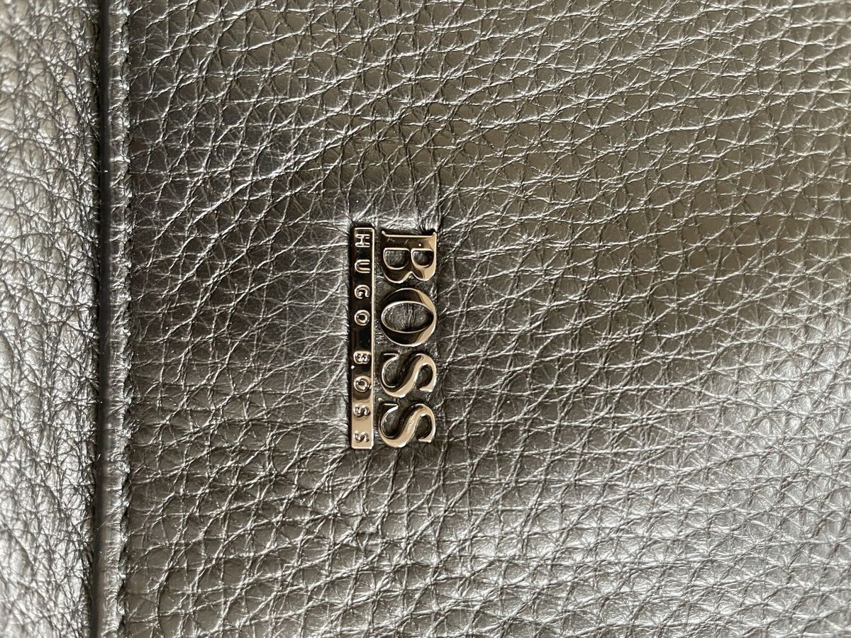 HUGO BOSS Black Leather Men's Messenger Cross Body Bag. Only HUGO BOSS Black Leather Men's Messenger Cross Body Bag. Only