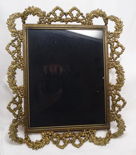 Vtg Gilt Brass Elaborate Wreath Photo Picture Frame 11” x 13” Easel Hanger - Picture 2 of 13